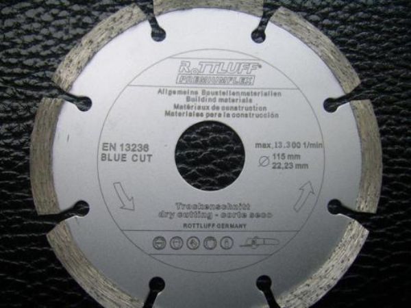 激光打標(biāo)機(jī)五金制品打標(biāo)